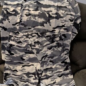 Men's Camo Print Crossbody Bag - Gray/Black